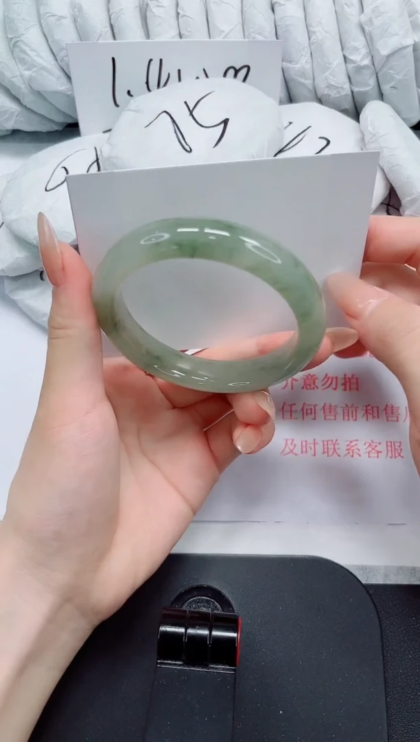 石英质玉手镯未镶嵌82-56.2