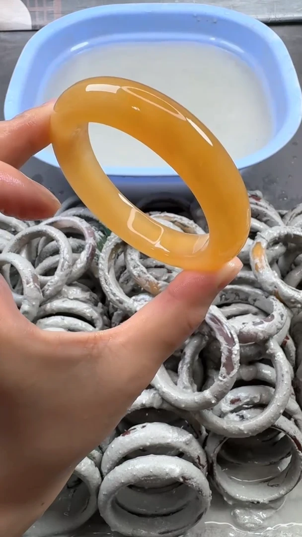 石英质玉手镯未镶嵌14