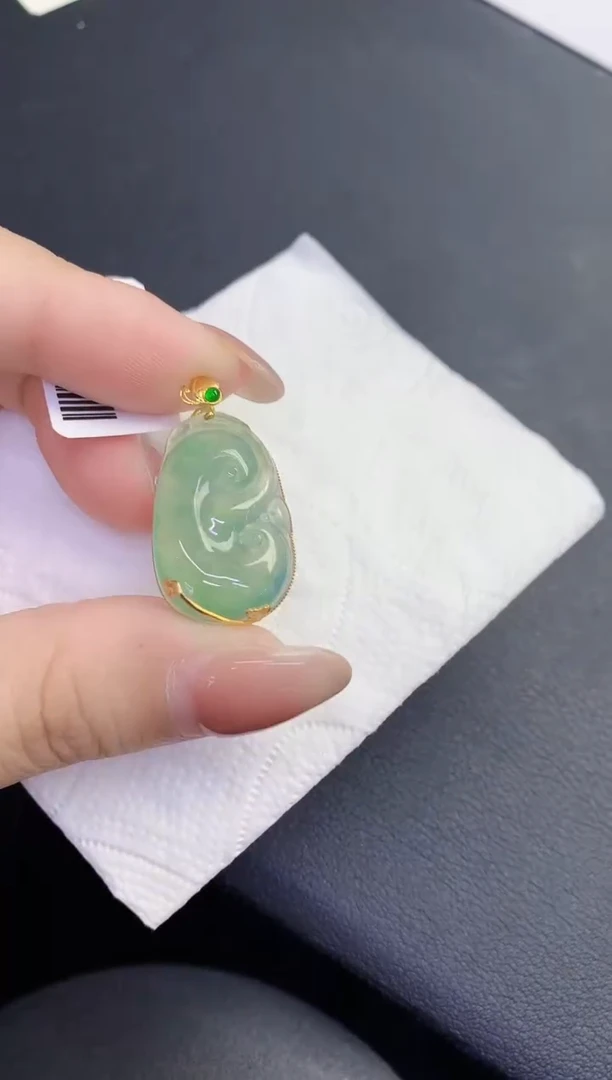 颈饰18K金镶嵌翡翠缅甸天然翡翠A货