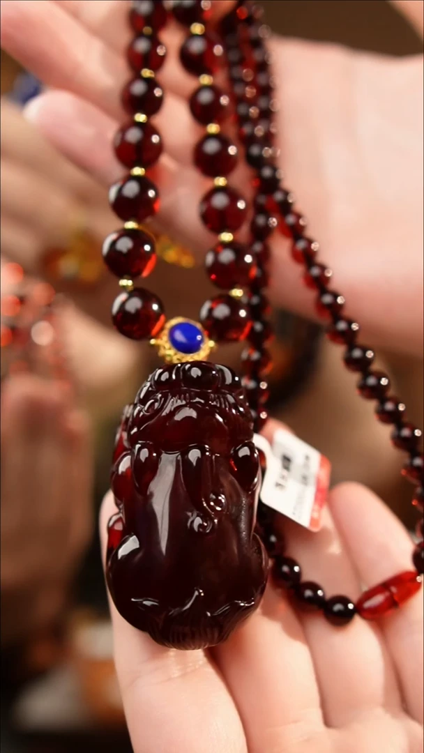 琥珀颈饰未镶嵌血珀貔貅项链