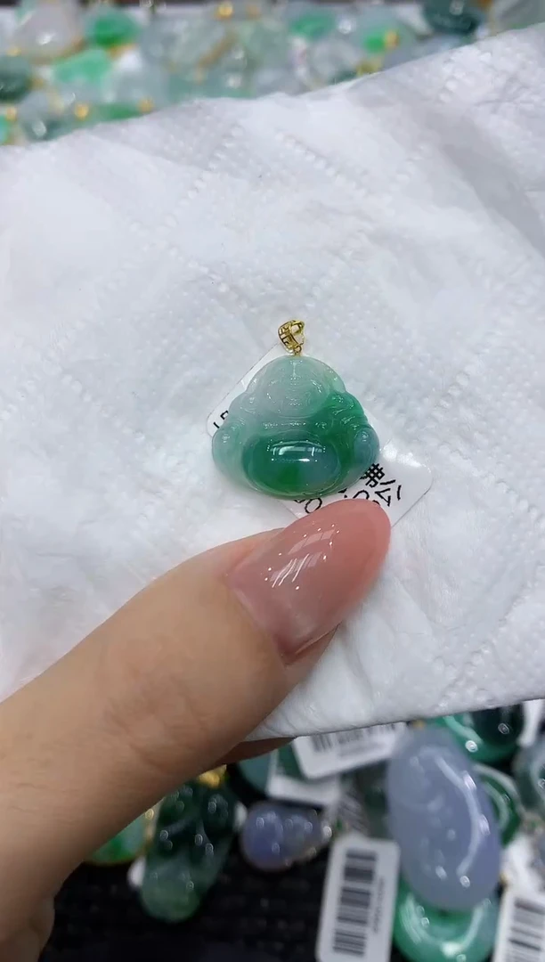 颈饰18K金镶嵌翡翠111111111111
