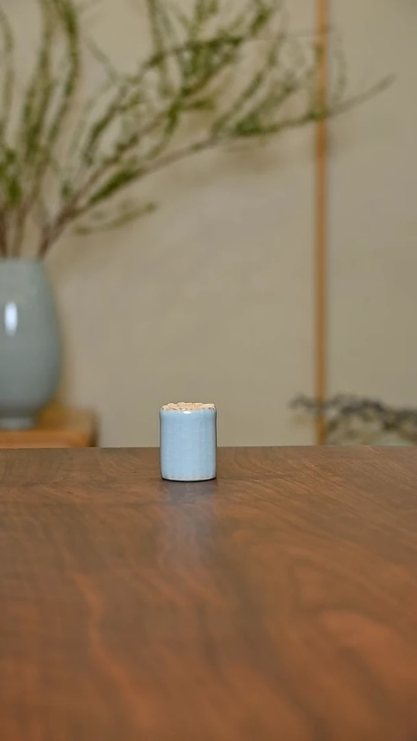 小雏菊盖置 天青 微瑕 无款