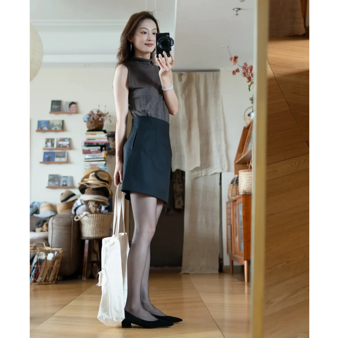 2025夏季新款纯欲时尚小众轻奢套装气质上衣女配高腰修身半身裙女