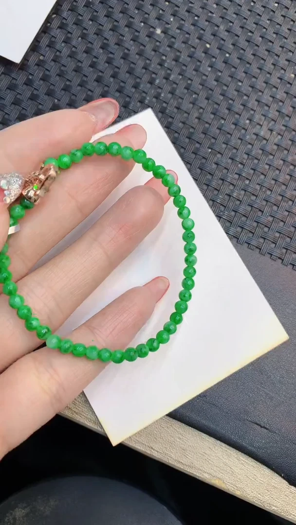 颈饰未镶嵌翡翠1