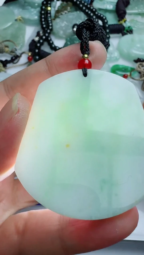 【闪购商品】翡翠颈饰未镶嵌111111111111