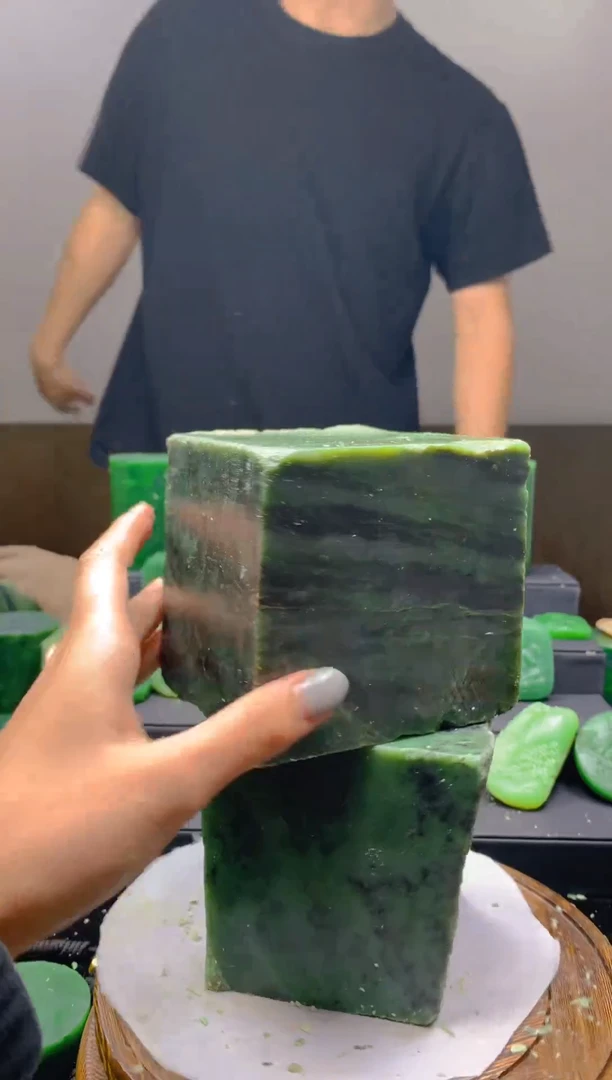 未镶嵌和田玉珠宝半成品1