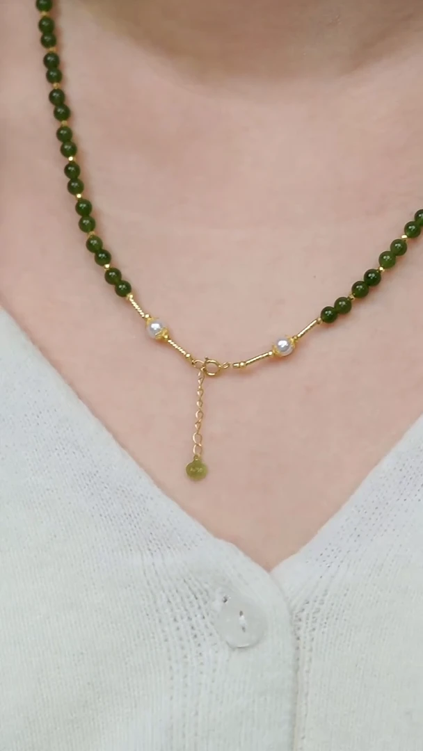 颈饰18K金镶嵌和田玉项链