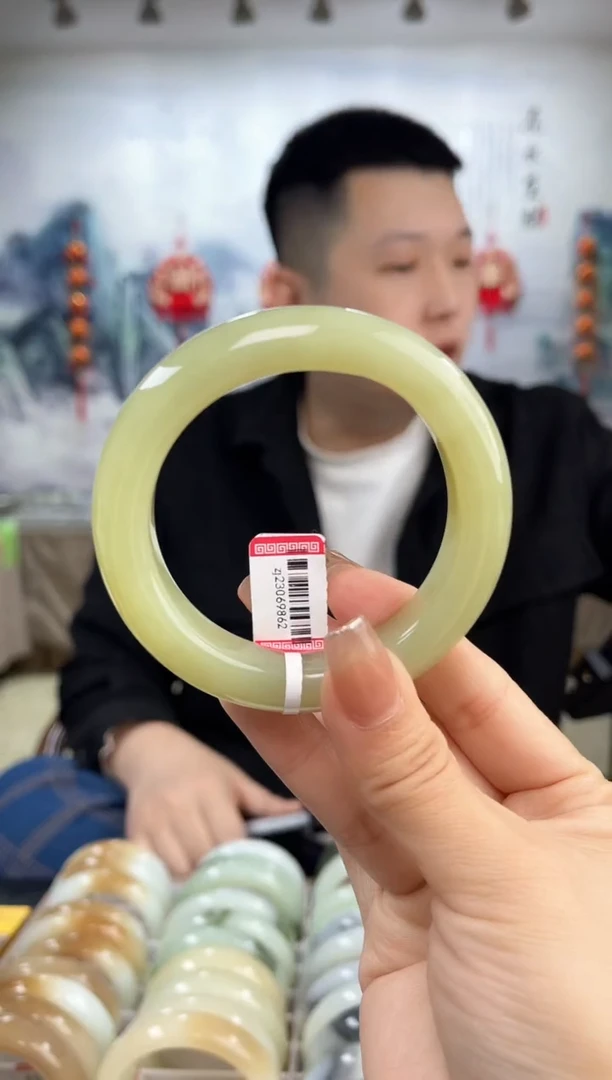 【闪购商品】和田玉手镯未镶嵌57圈口9862