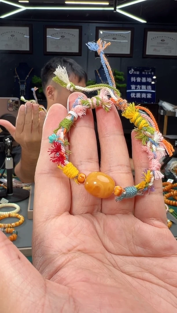 裸石琥珀未镶嵌手绳