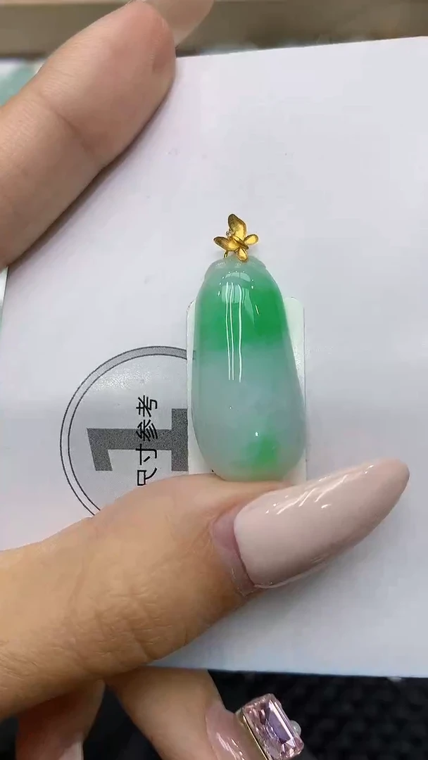 颈饰18K金镶嵌翡翠111111111111