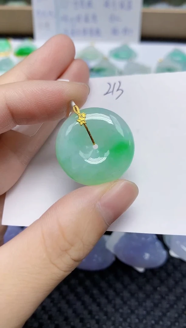 翡翠未镶嵌颈饰天然缅甸翡翠A货