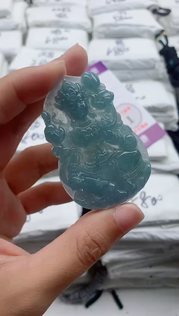 翡翠未镶嵌颈饰···········
