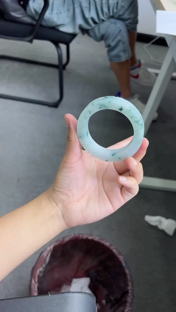 未镶嵌手镯定制翡翠手镯