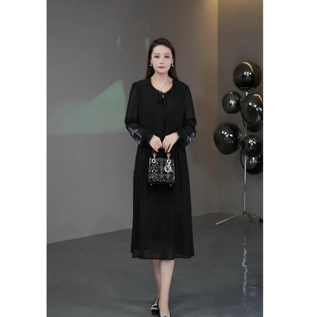 菲姐定制轻奢女装气质时尚百搭显瘦宽松长袖刺绣宽松连衣裙240270