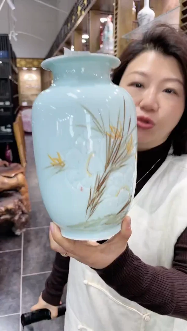 【闪购商品】004陶瓷供应链釉下五彩玲珑雕刻冬瓜瓶