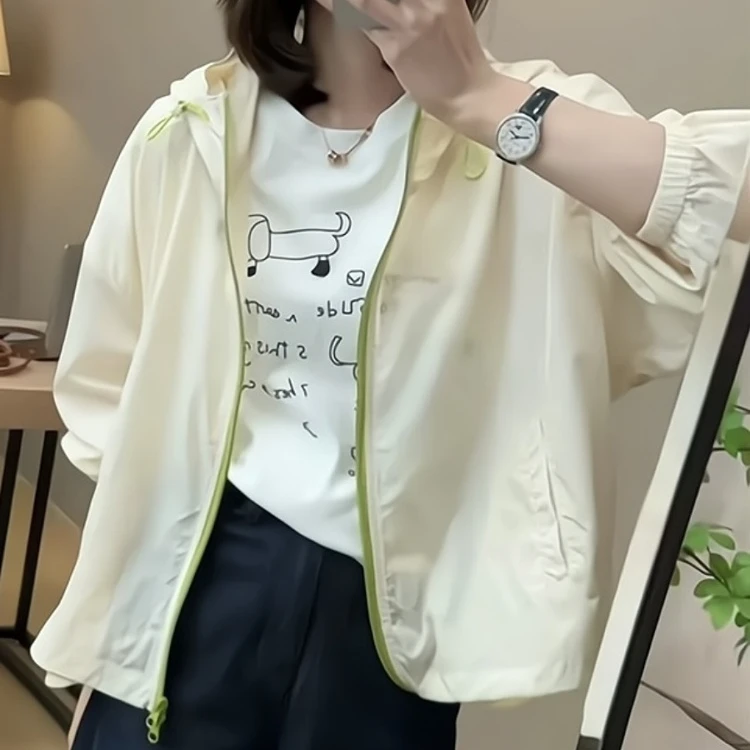 2025新款宽松短款连帽防晒衣女外套薄款夏季冲锋衣洋气防晒服