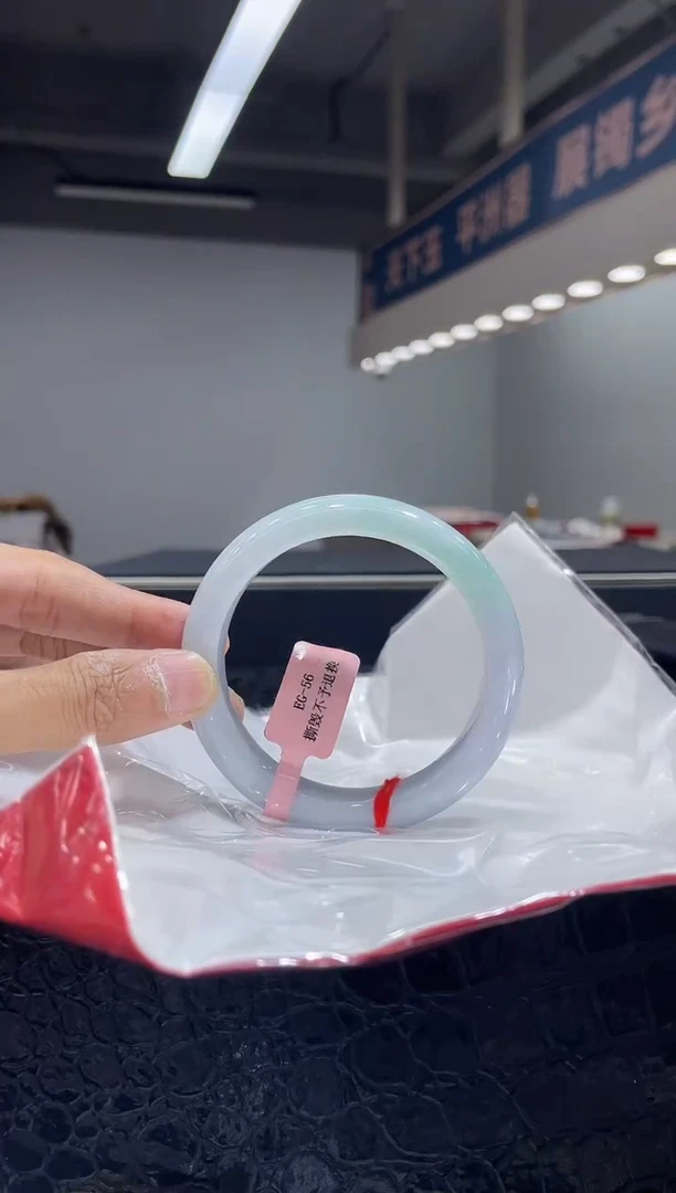 未镶嵌手镯翡翠22 556