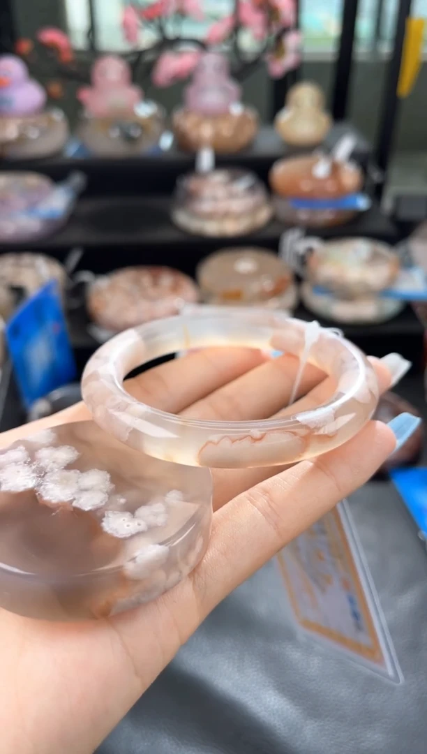 石英质玉手镯未镶嵌54