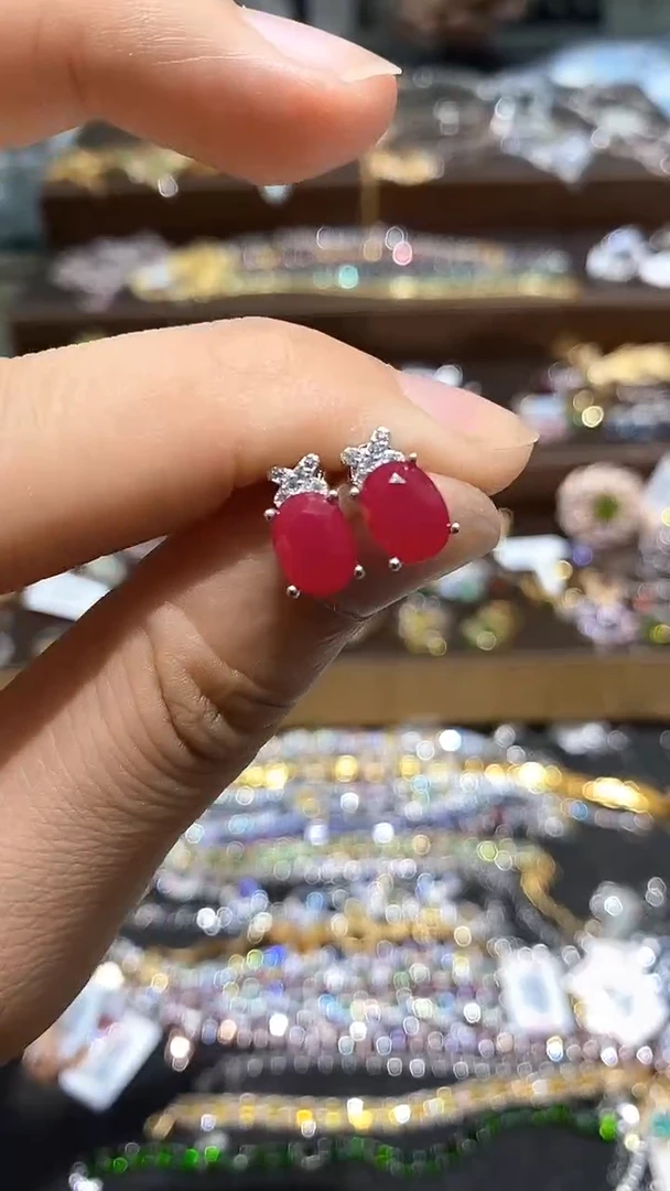 【闪购商品】红宝石耳饰银S925镶嵌耳钉