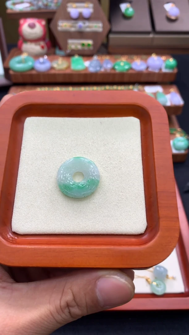吊坠(不含链)未镶嵌翡翠平安扣