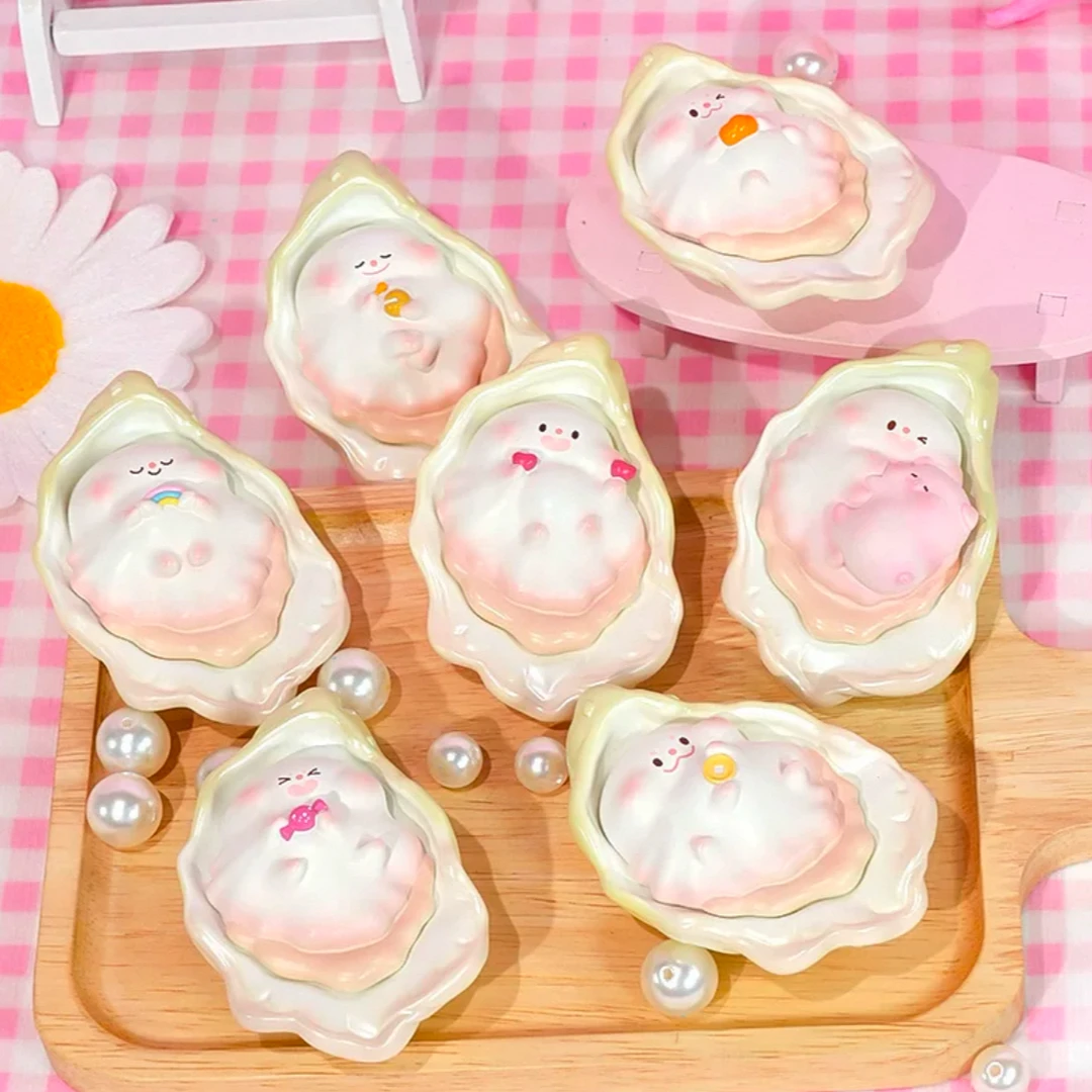 蚝大一颗珍猪摆件