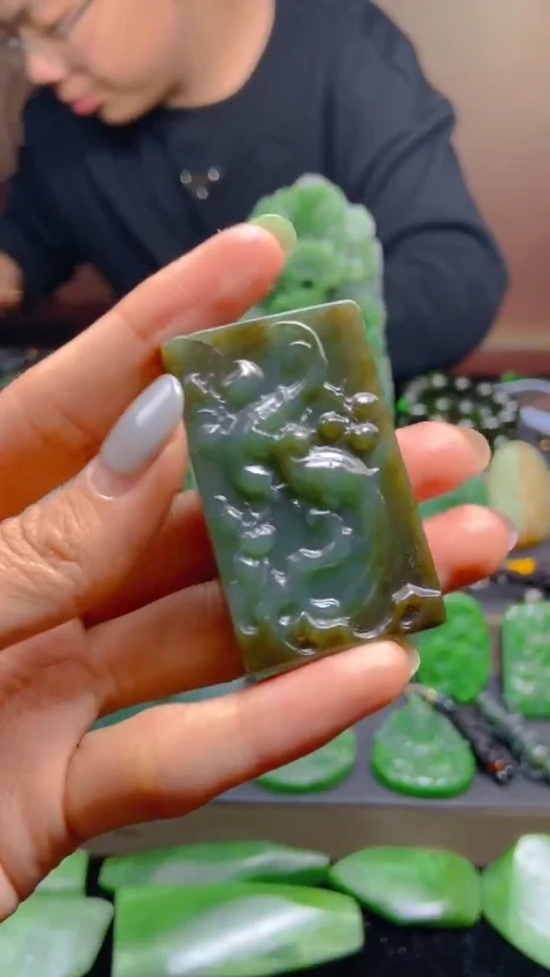 颈饰未镶嵌和田玉1