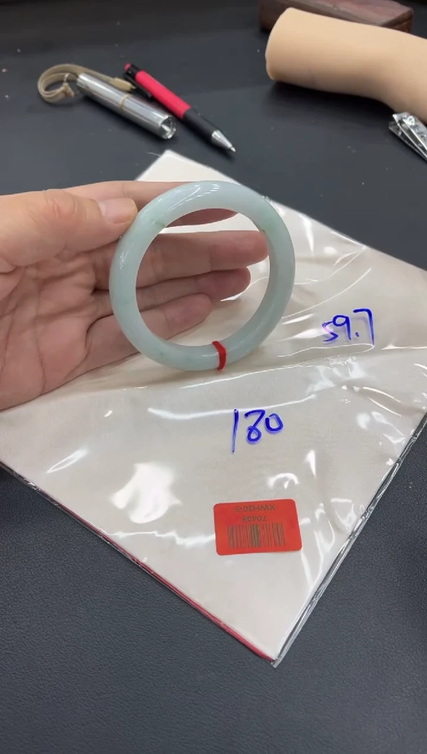 未镶嵌手镯翡翠翡翠手镯