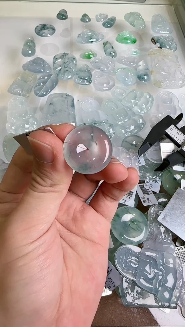 【闪购商品】翡翠吊坠(不含链)未镶嵌··