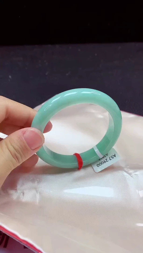 【闪购商品】翡翠手镯未镶嵌镯子57+