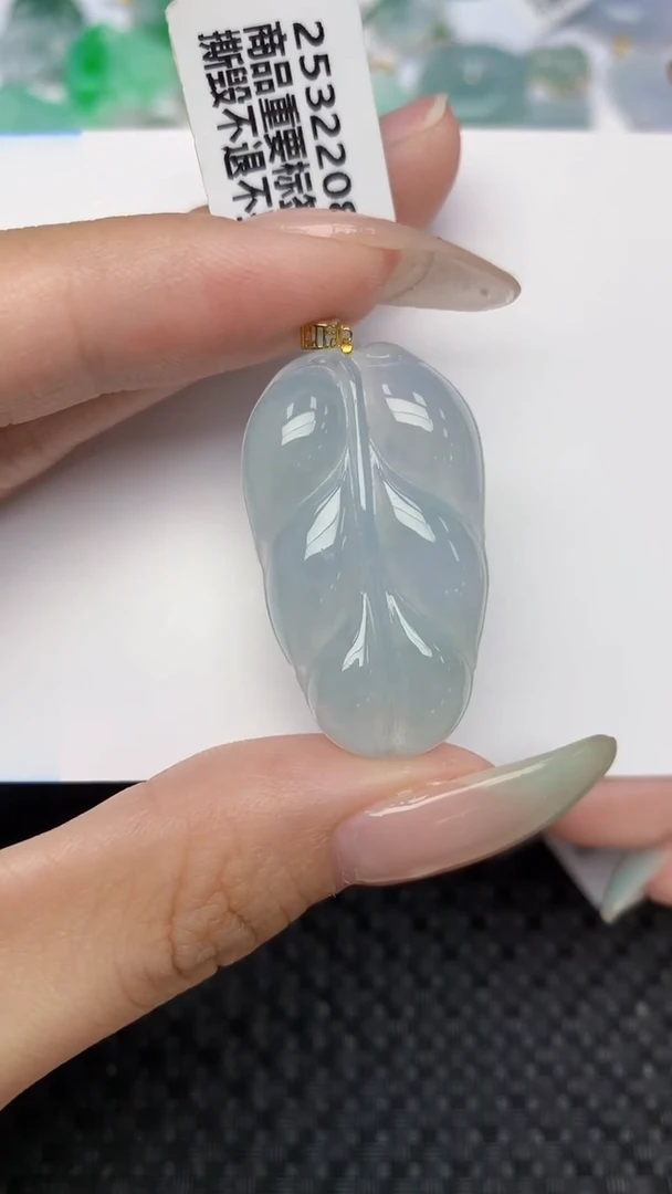 翡翠18K金镶嵌颈饰天然翡翠a货