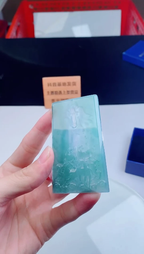 颈饰未镶嵌翡翠   ·