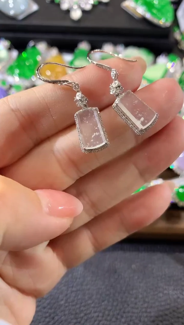 18K金镶嵌翡翠耳饰D80