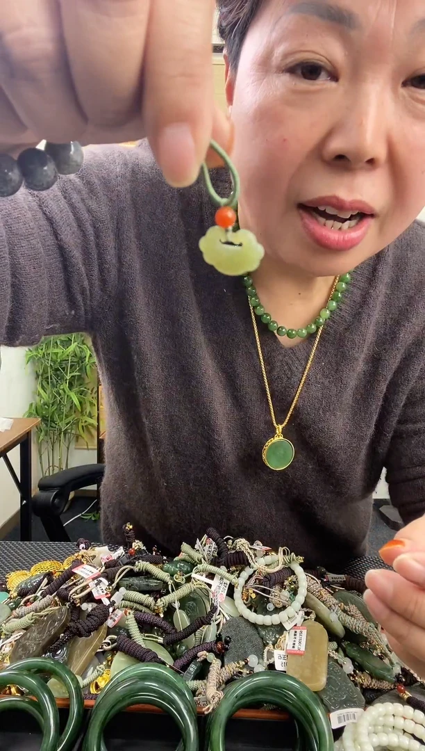 颈饰未镶嵌和田玉多样性发一  9