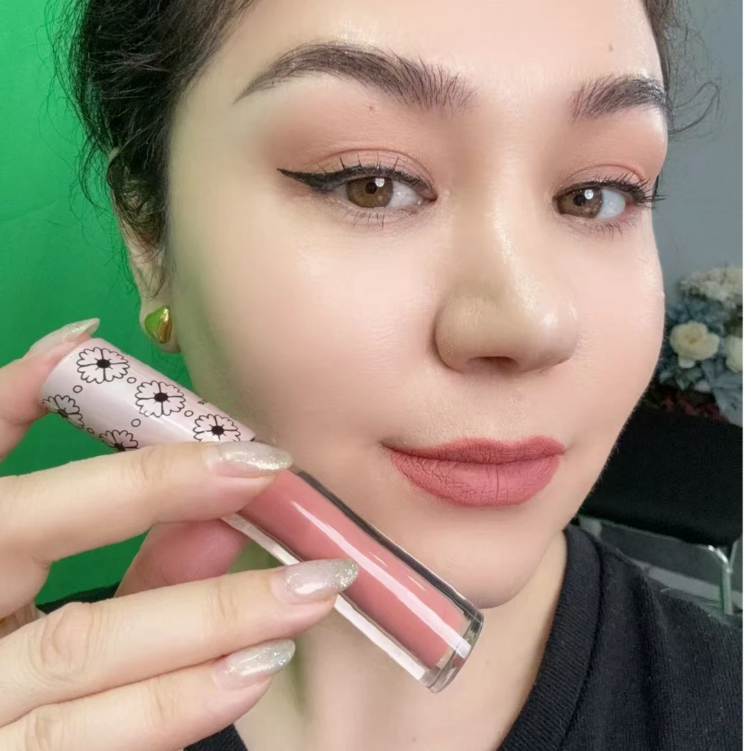 溢丽法迩焕颜不沾杯唇釉زىلفەر لەۋە سۇرۇقلىرى