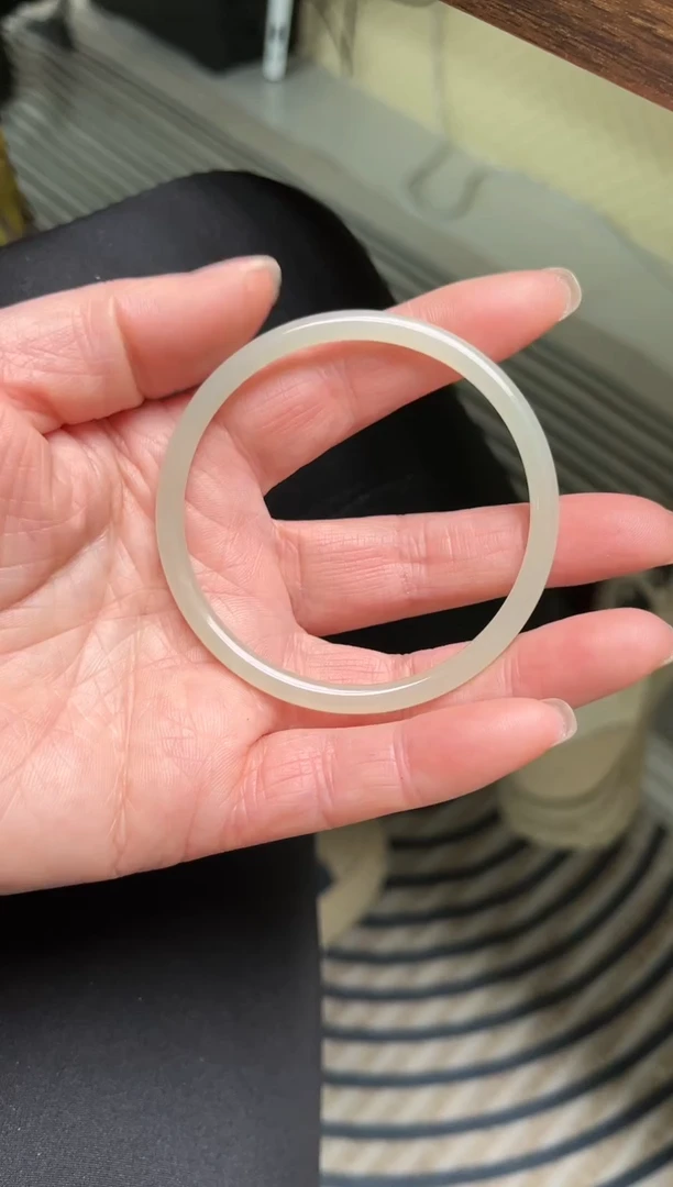 【闪购商品】和田玉手镯未镶嵌圈口59  W-31