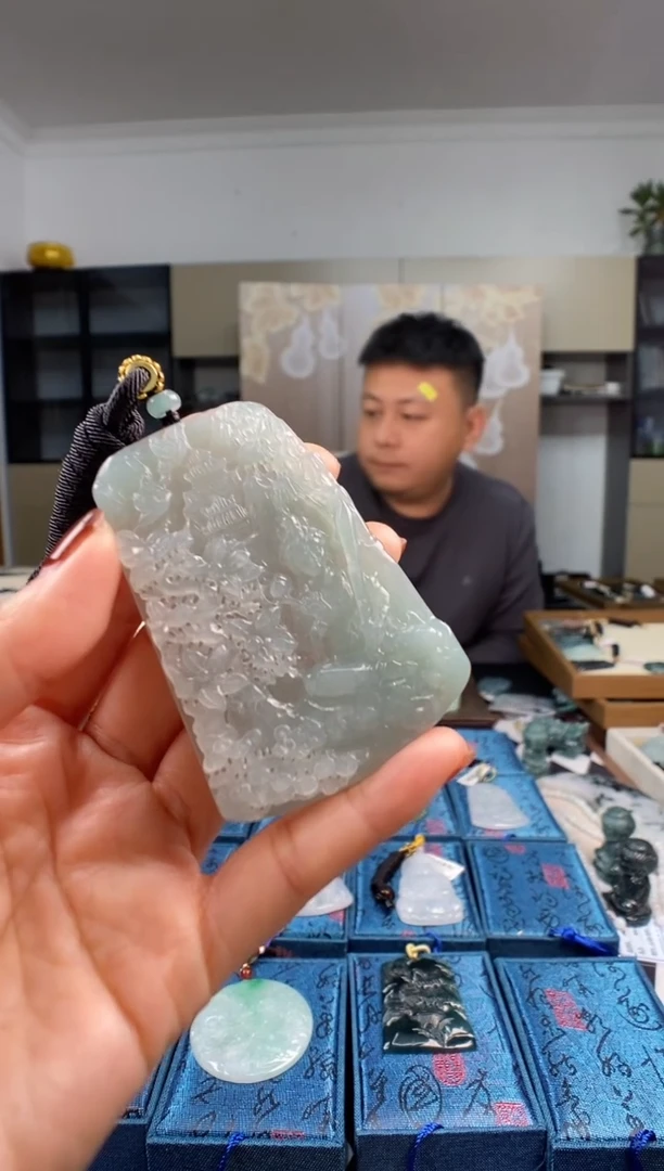 颈饰未镶嵌翡翠多样性发其一