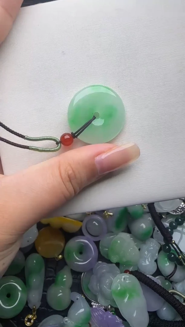 翡翠未镶嵌颈饰天然缅甸翡翠吊坠