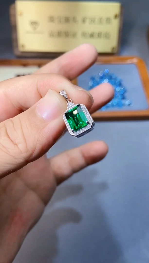 【闪购商品】透辉石吊坠银S925镶嵌354