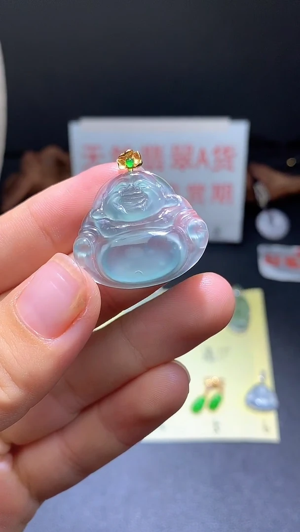 翡翠18K金镶嵌颈饰翡翠吊坠