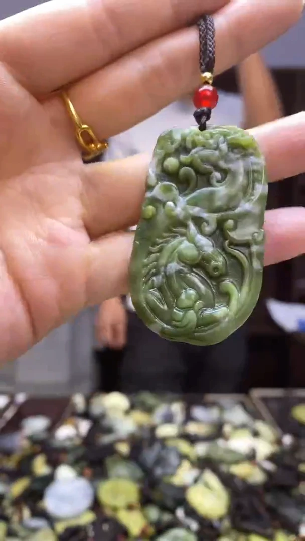 未镶嵌岫玉挂件