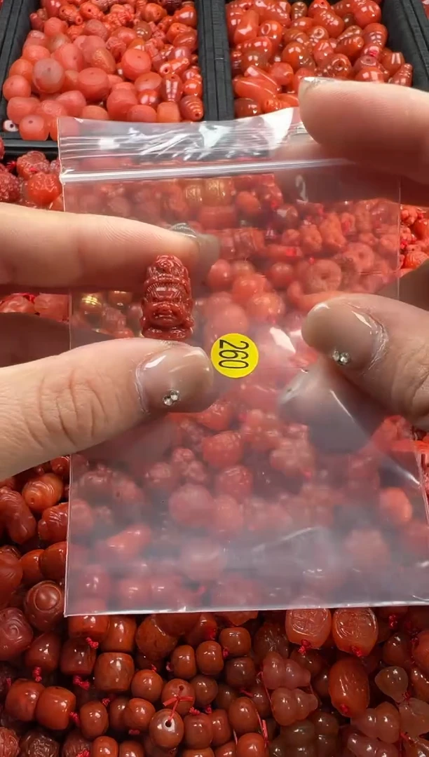 【闪购商品】南红玛瑙颈饰未镶嵌1