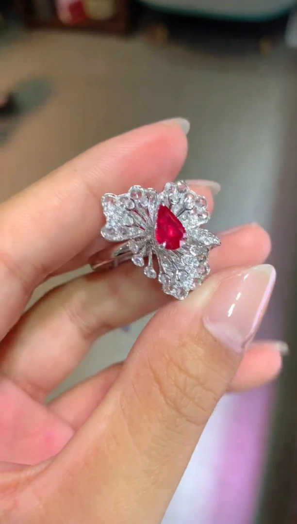 18K金镶嵌戒指红宝石1.05CT