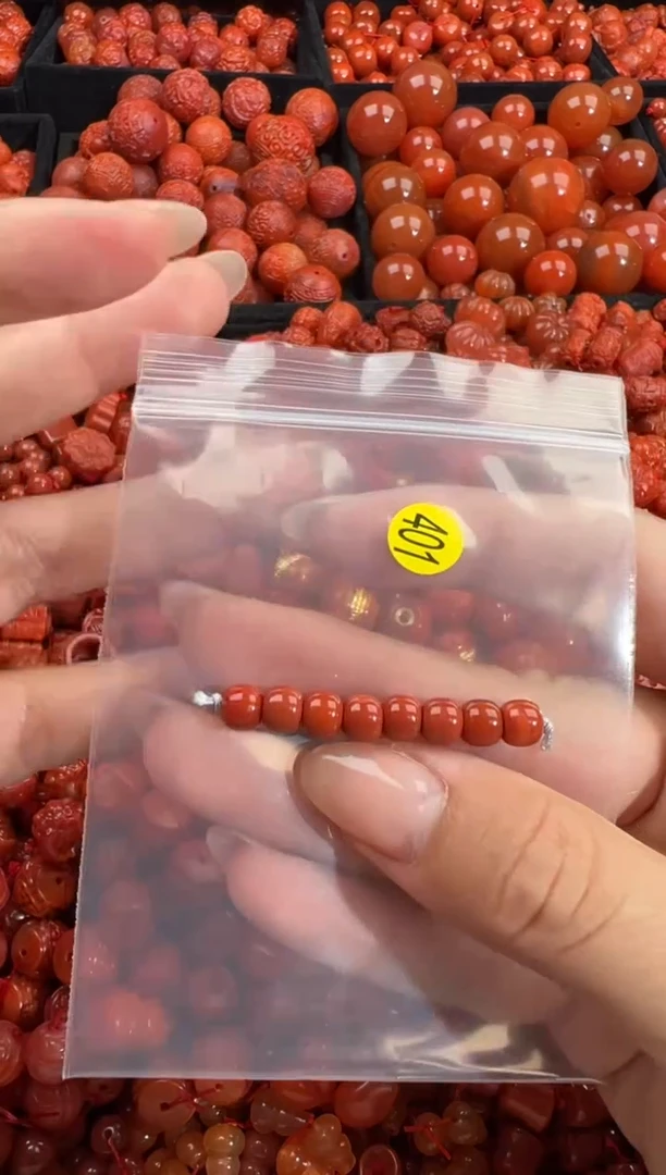 南红玛瑙未镶嵌颈饰1