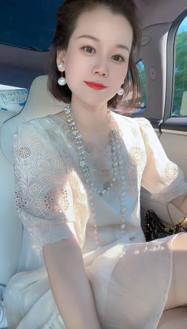 夏季超显瘦刺绣重工经典绣花时尚气质百搭款连衣裙2407