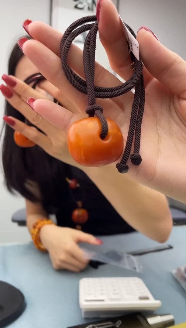 未镶嵌蜜蜡珠宝奇石假一罚十，0微瑕多样性发一件