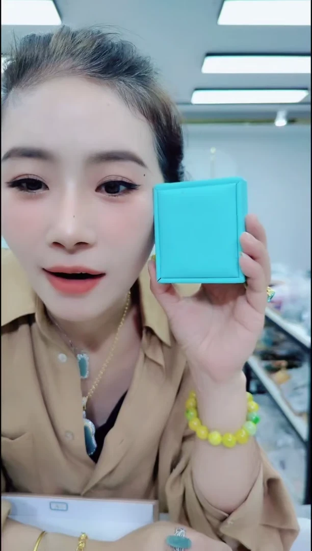 other其他（非贵金属类材质）08124小  方盒