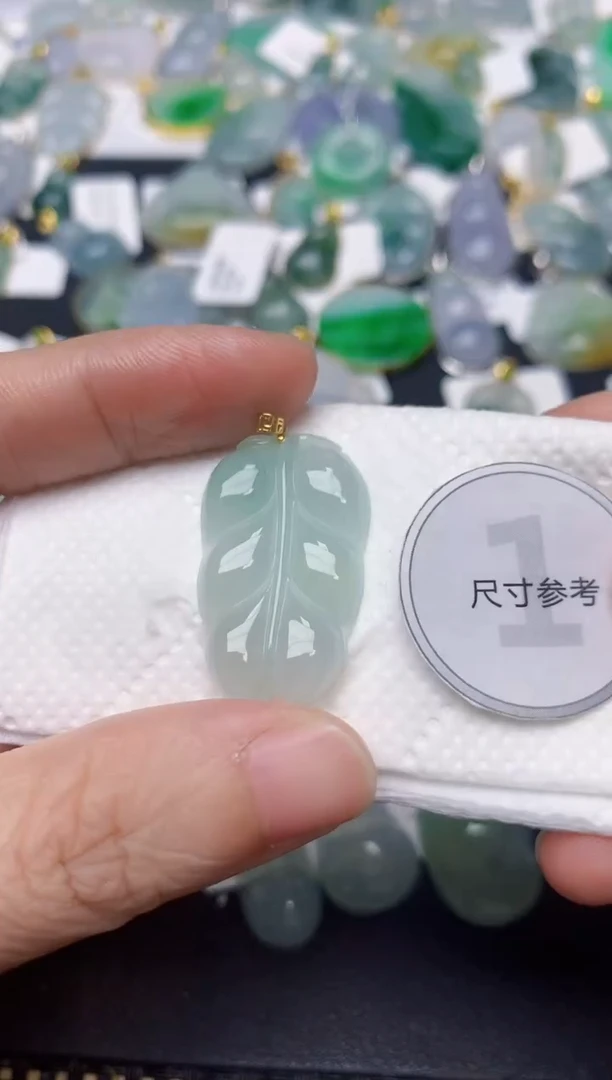 颈饰18K金镶嵌翡翠天然缅甸A货翡翠