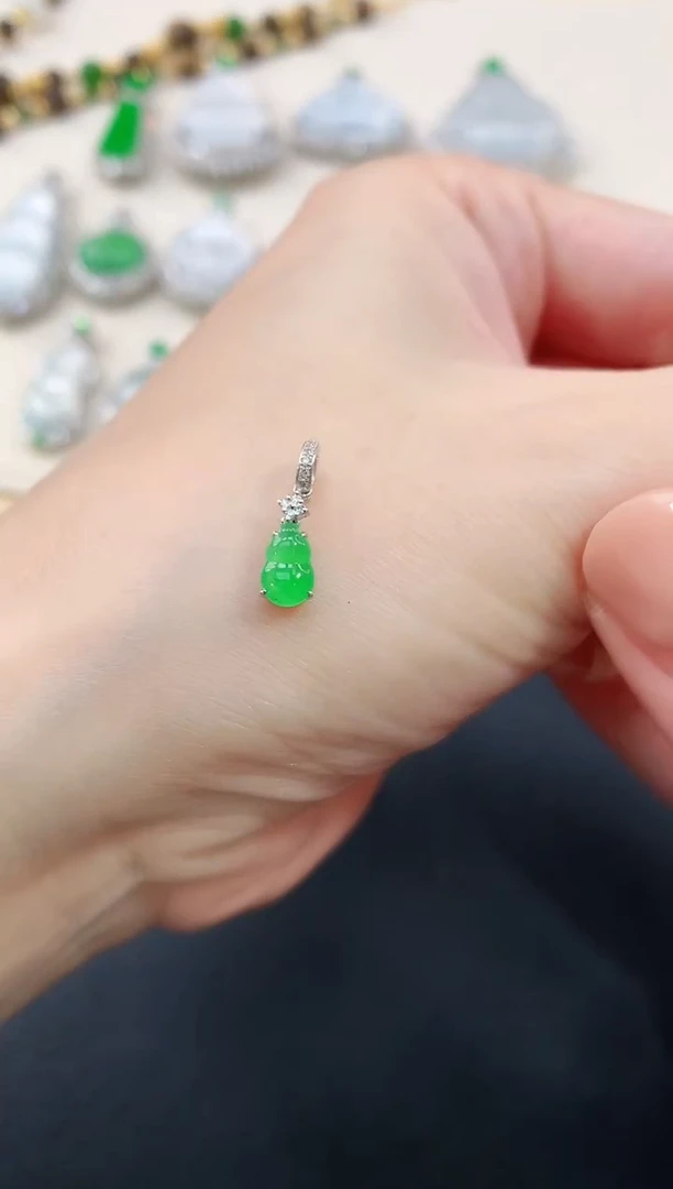 翡翠18K金镶嵌吊坠(不含链)葫芦|980+0多样性发其一