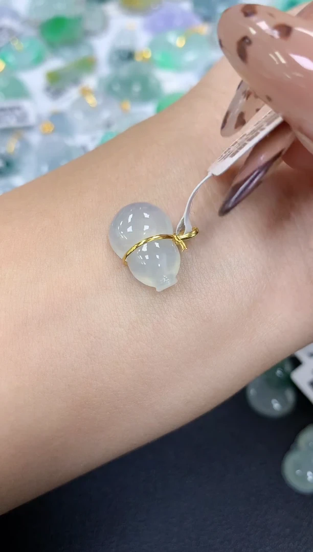 颈饰18K金镶嵌翡翠a货假一赔三支持复检百元上9元证书费自理