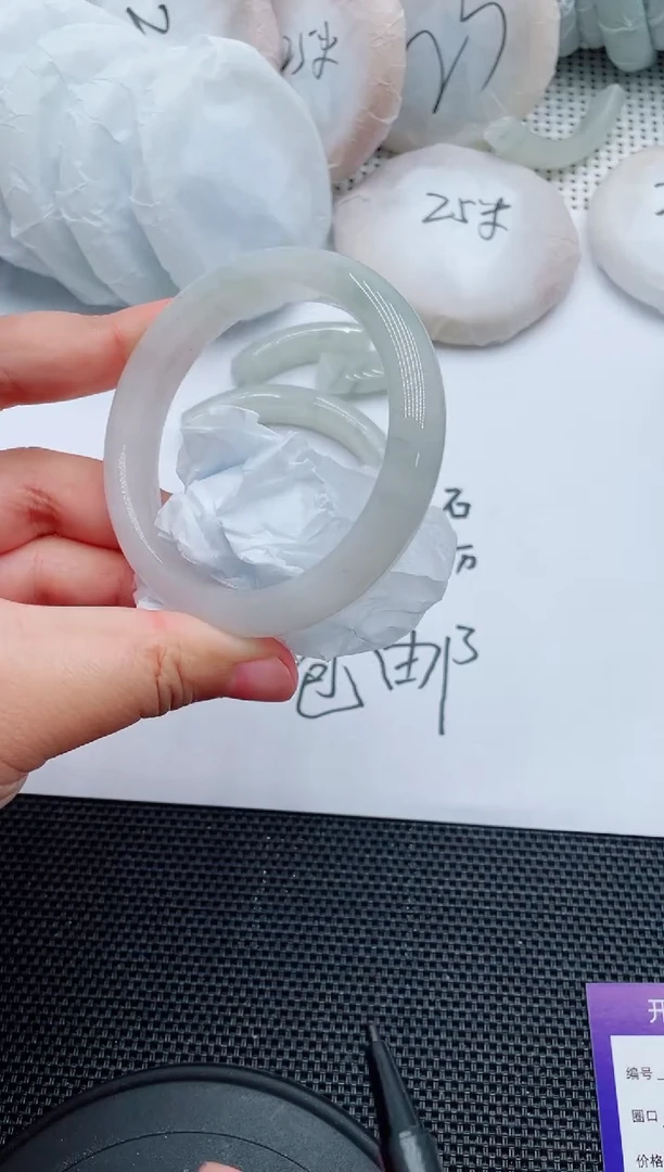 未镶嵌手镯石英质玉36-56-57